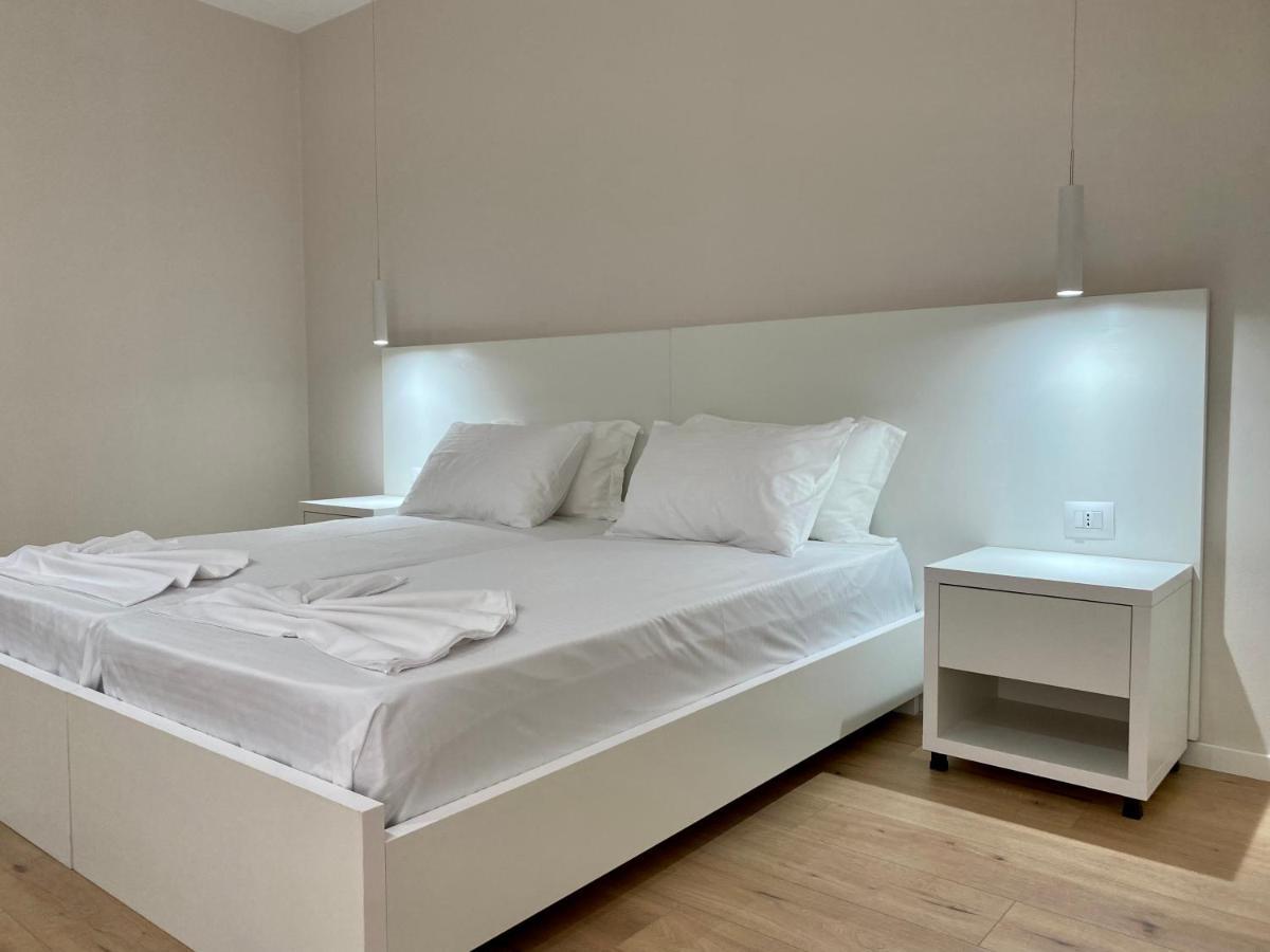 Violet'S Boutique Apartments Sarandë 외부 사진