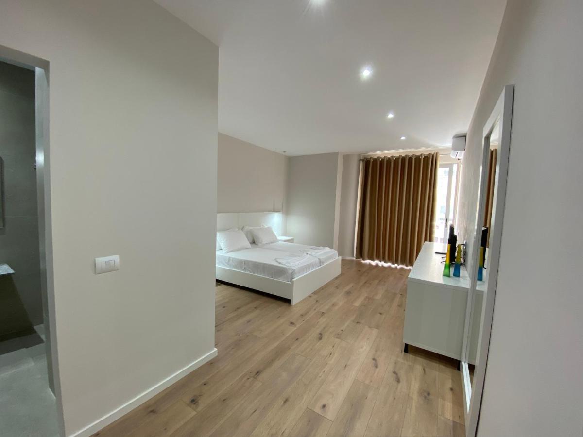 Violet'S Boutique Apartments Sarandë 외부 사진