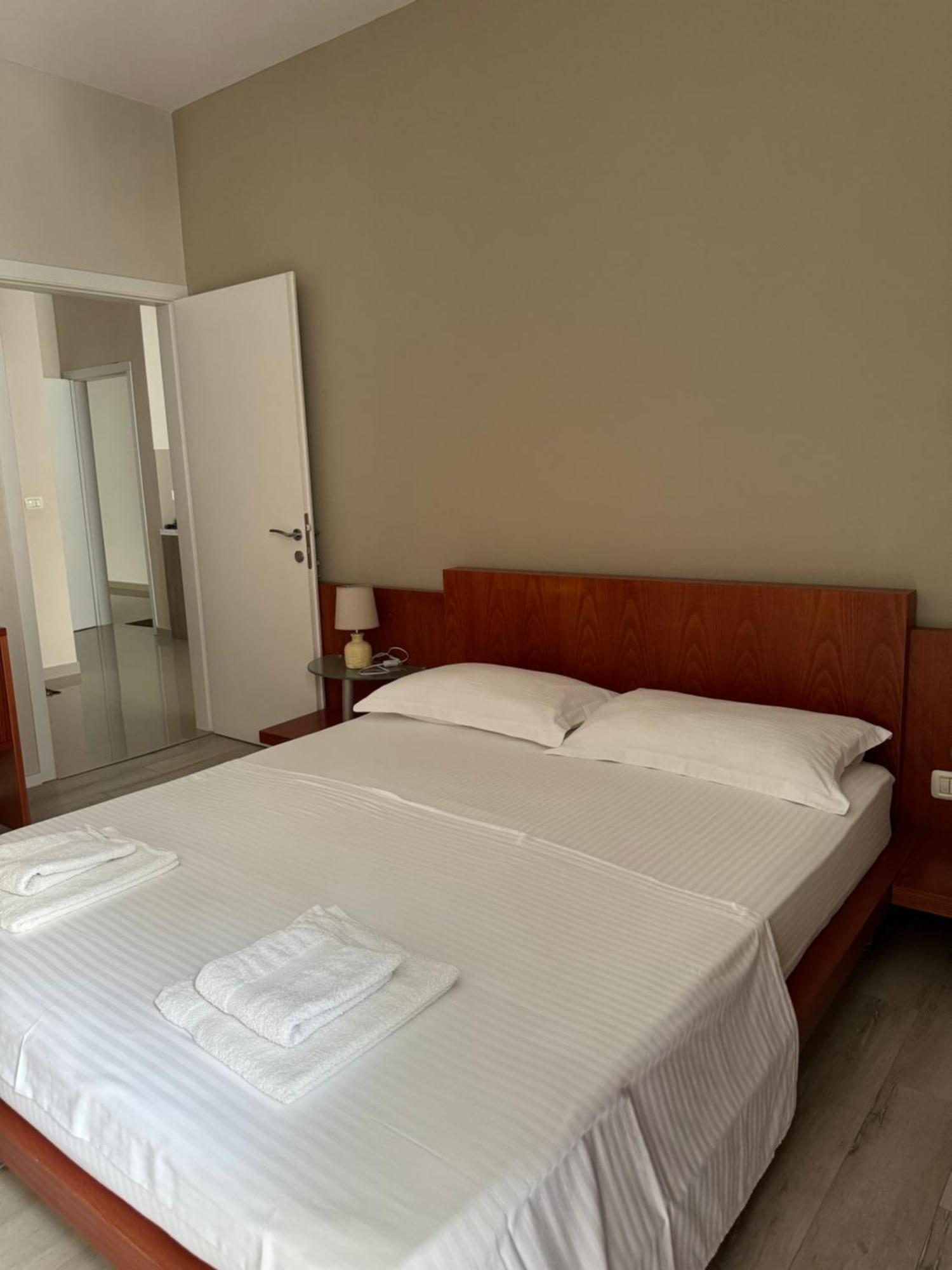 Violet'S Boutique Apartments Sarandë 외부 사진